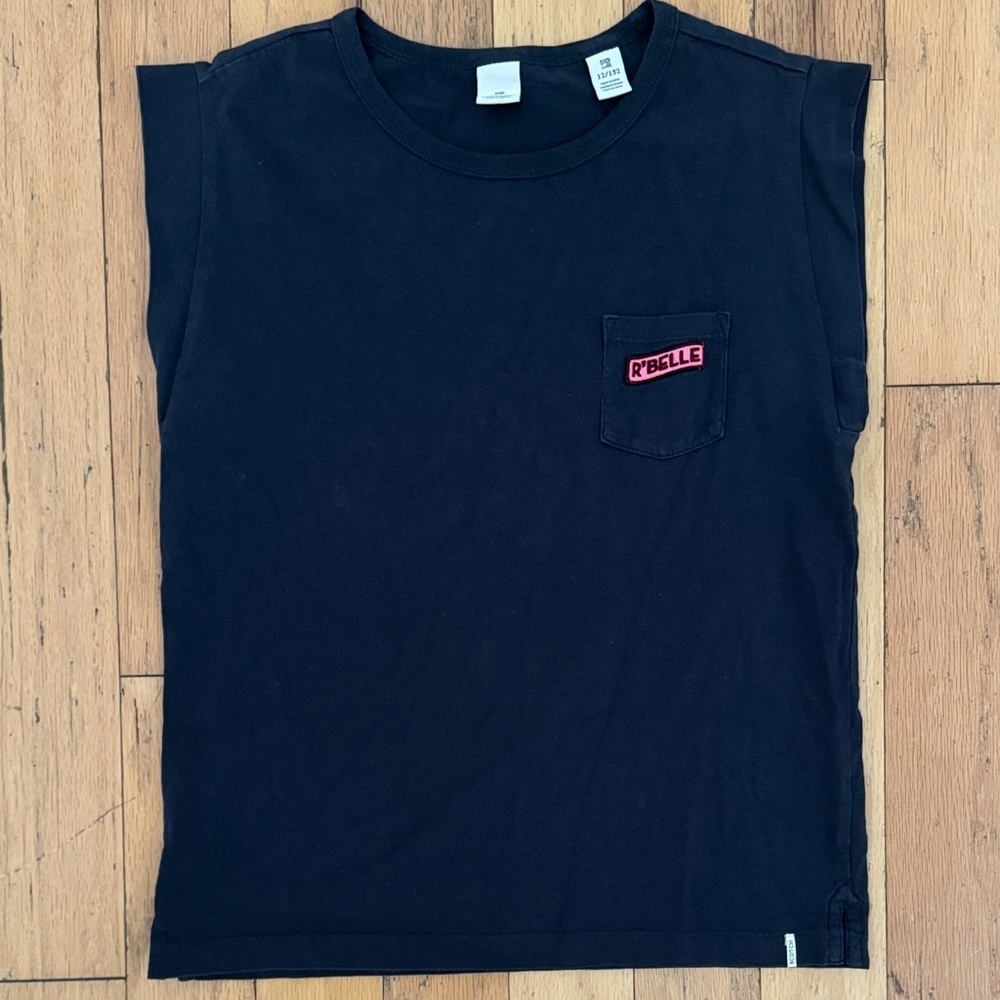 Scotch & Soda | R’Belle | Faded Black Muscle Tee | with Red Pocket Detail | S